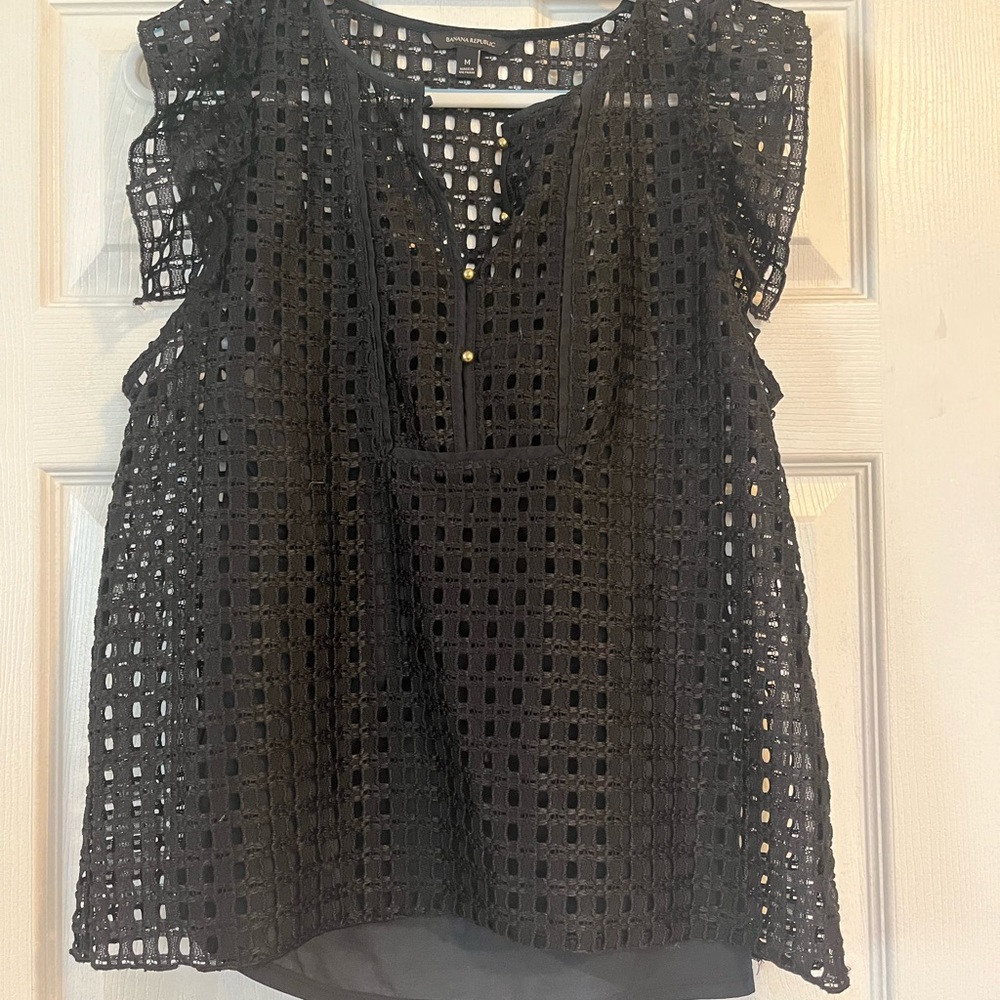 Banana Republic black flutter sleeve. Gold buttons.